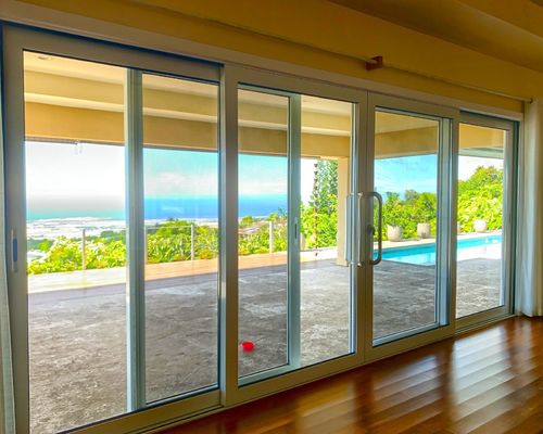 Customized Color Aluminum Alloy Sliding Glass Door with Tempered Glass and Hardware