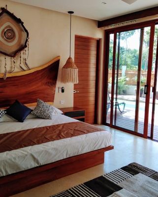 Customized Color Aluminum Alloy Sliding Glass Door with Tempered Glass and Hardware